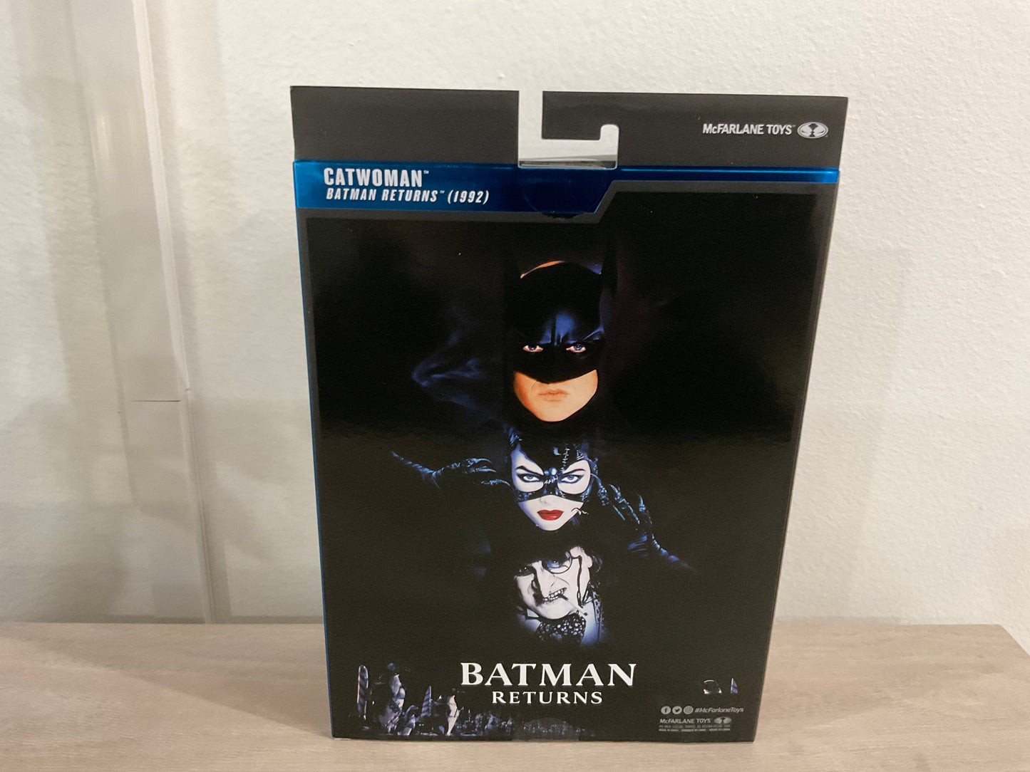 McFarlane Toys DC Theatrical Batman Returns Catwoman Deluxe Theatrical Edition 7-Inch Action Figure
