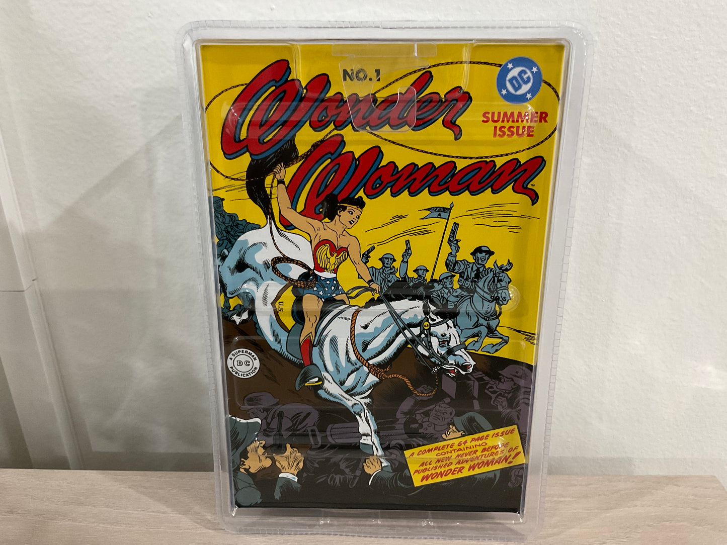 Wonder Woman (Wonder Woman #1) 7″ Action Figure w/ Comic – Page Punchers