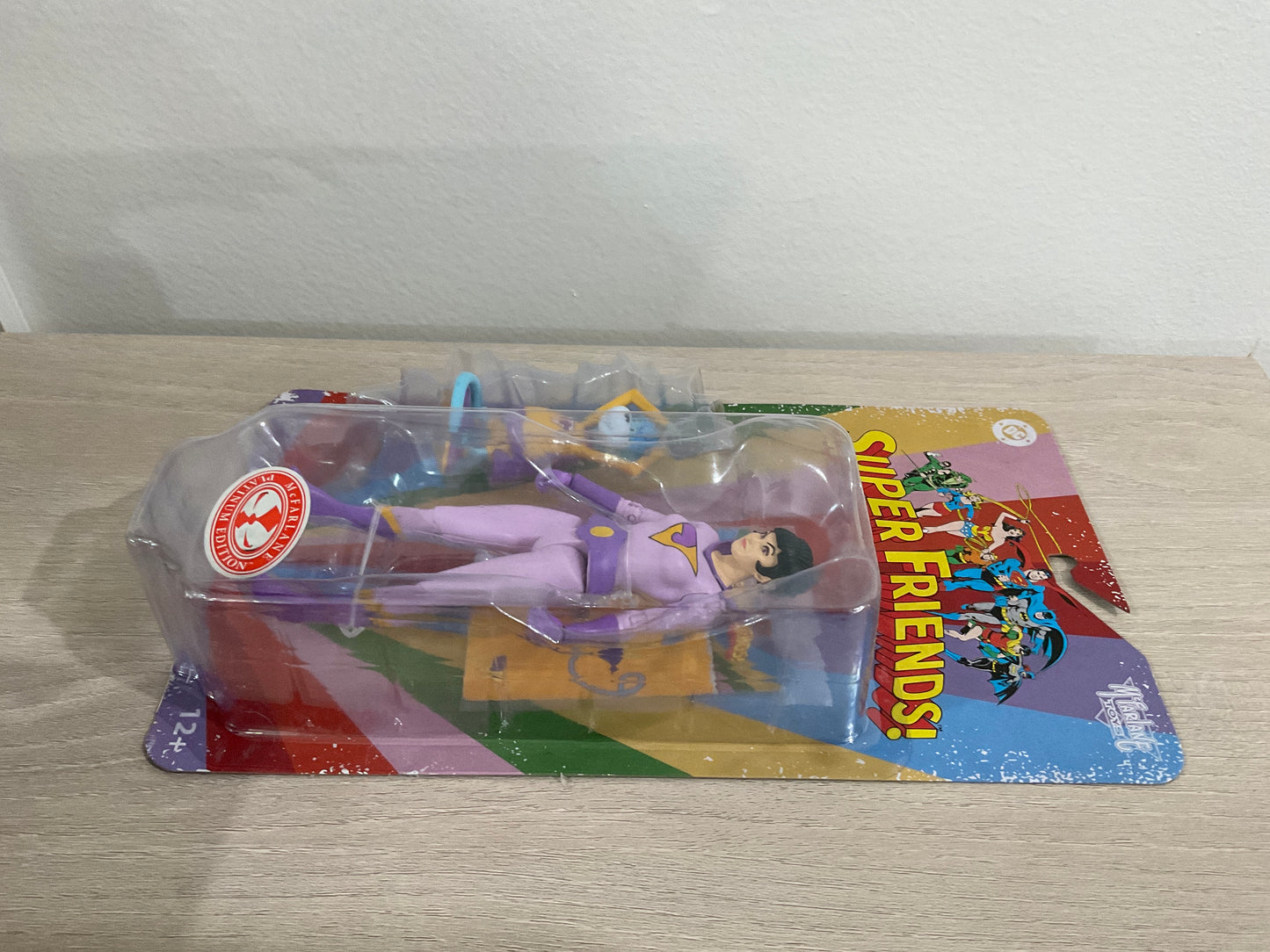 McFarlane DC Retro Super Friends Jayna & Gleek Red Platinum Edition - Substandard