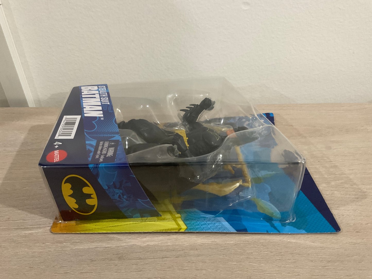 DC Premiere Wave 2 Stealth Suit Batman 6 1/2-Inch Core Action Figure
