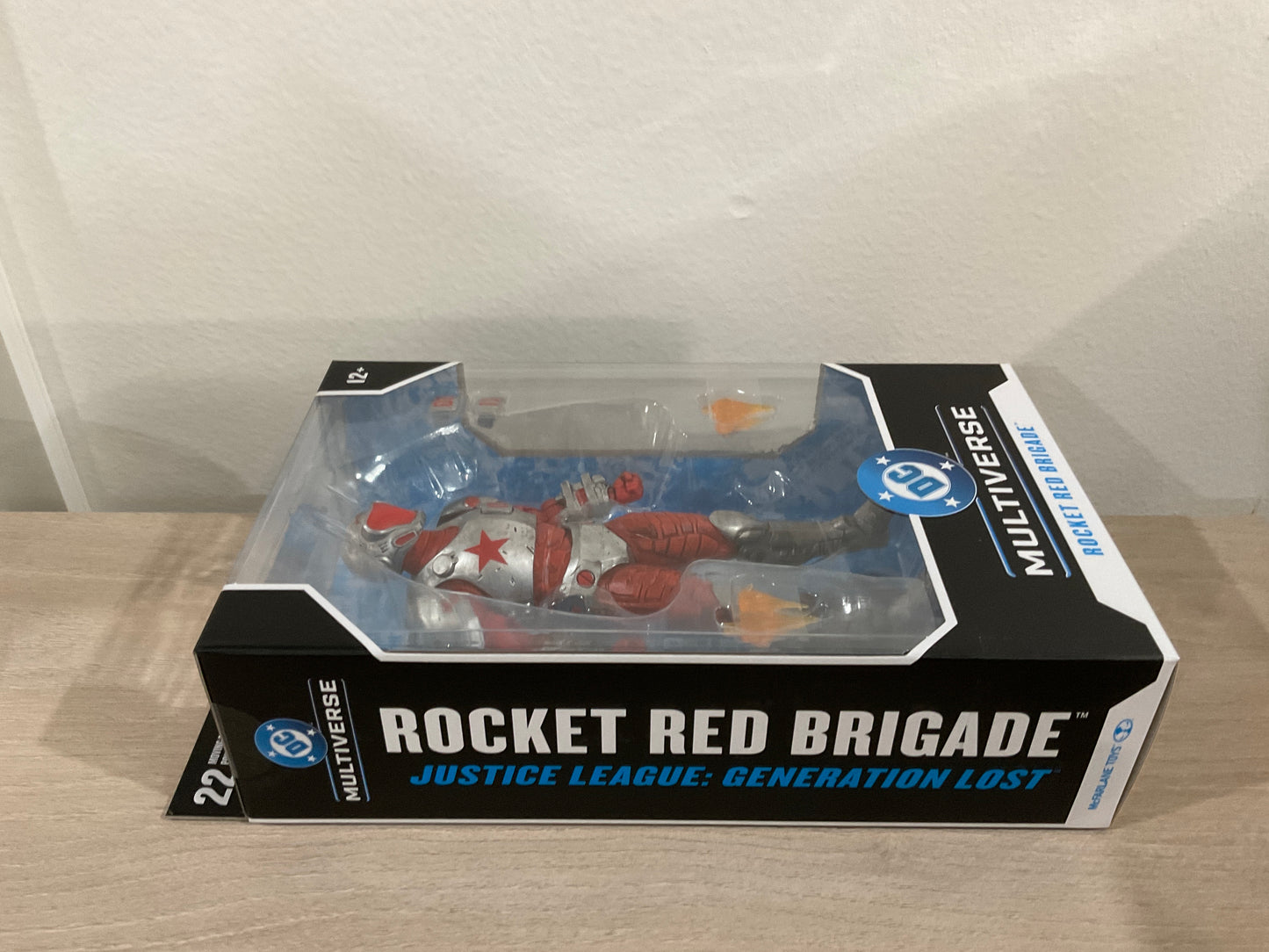 DC Multiverse Rocket Red Brigade (Justice League: Generation Lost) 7″ Action Figure