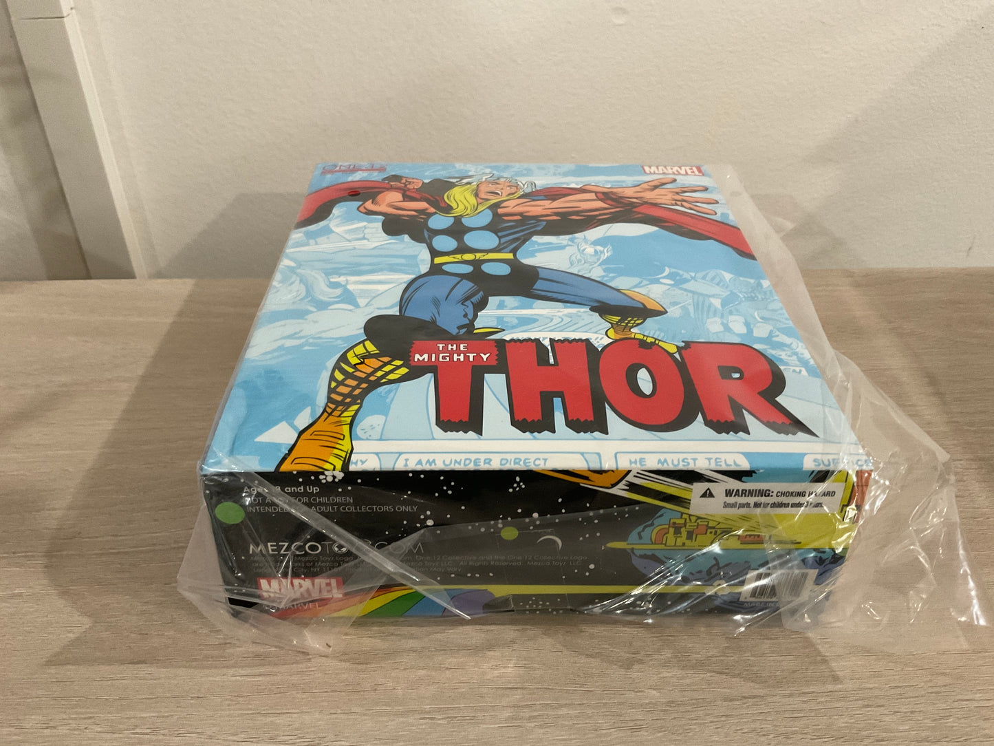 Mezco One:12 Collective Marvel The Mighty Thor Action Figure
