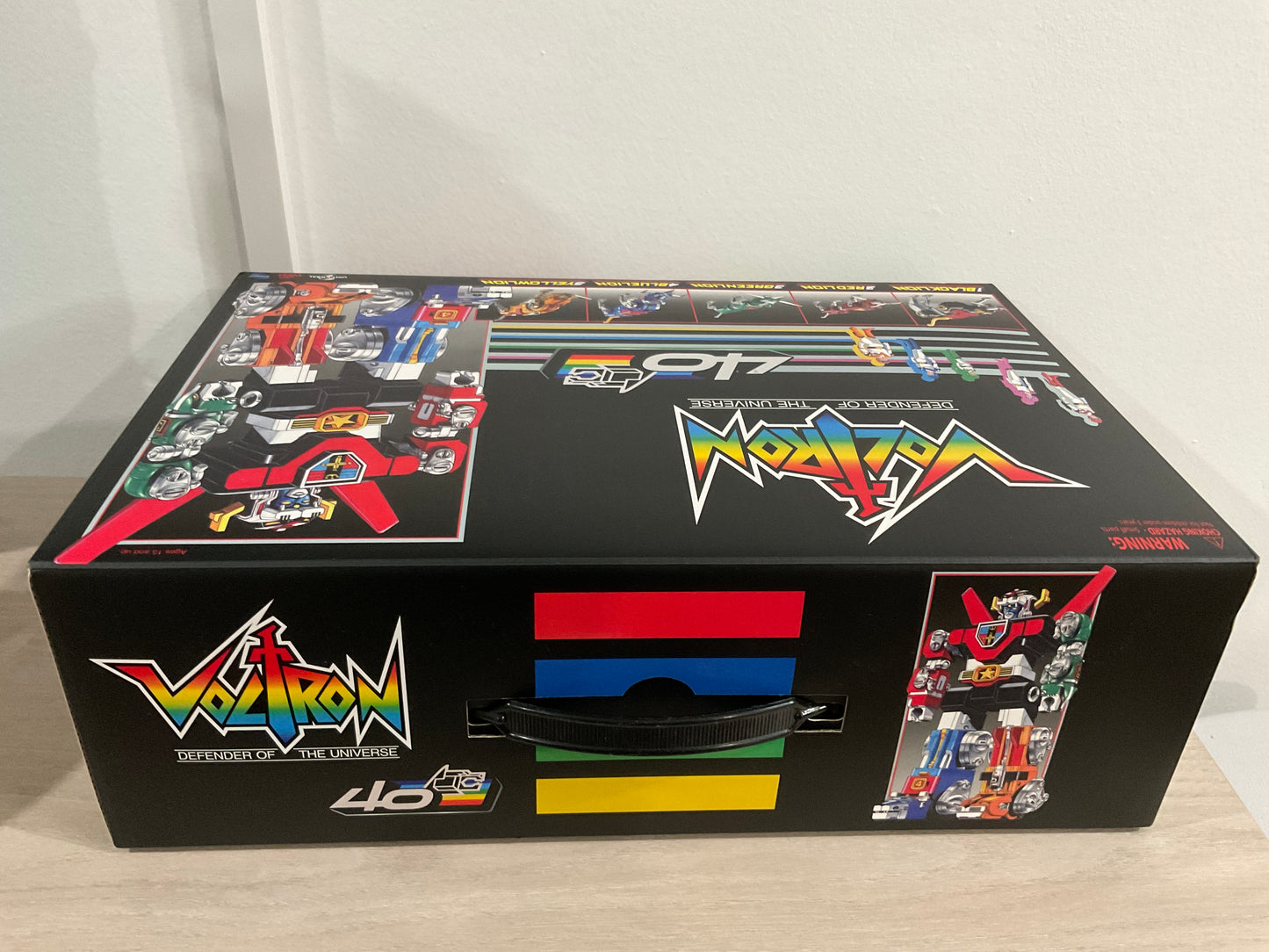 Toynami Voltron 40th Anniversary Gift Set Light-Up Sound Base Deluxe Collectible