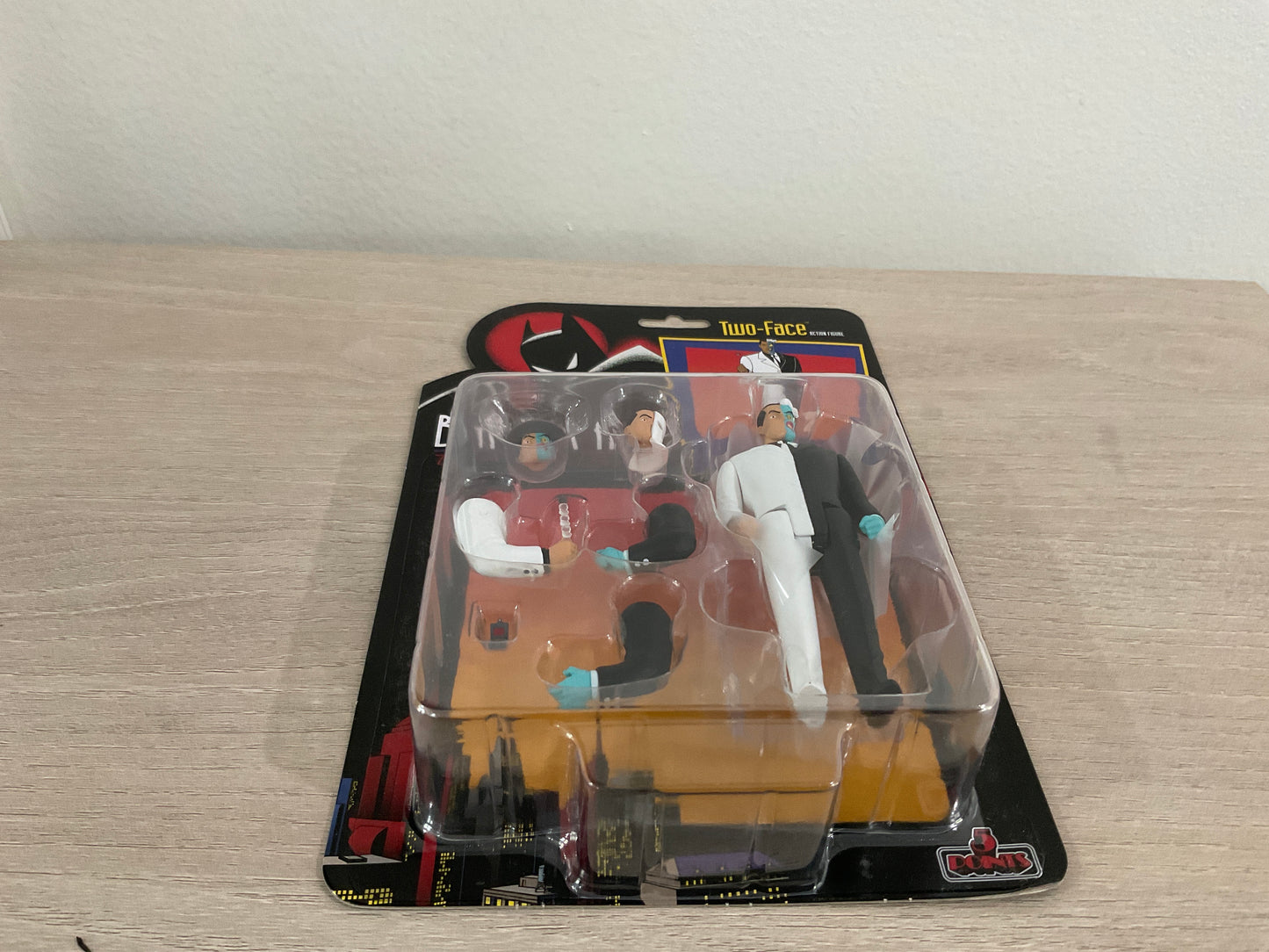 Mezco 5 Points Two-Face Batman: The Animated Series 3.75-Inch Action Figure