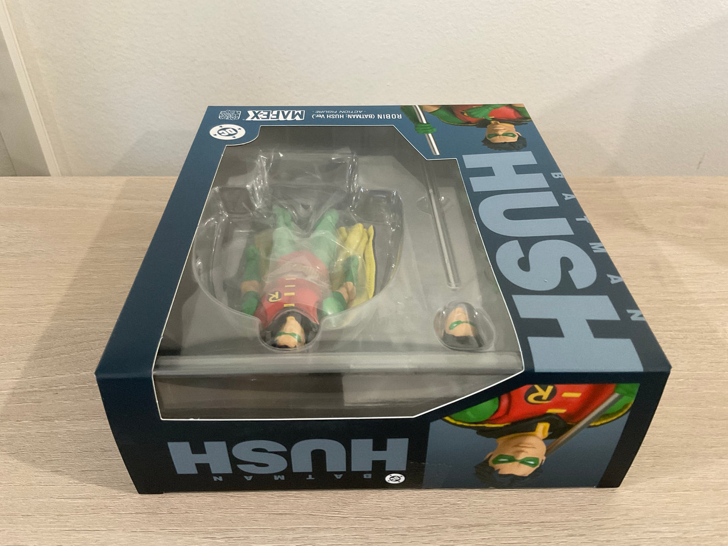 MAFEX No.264 Robin Batman Hush 6-In Action Figure Medicom