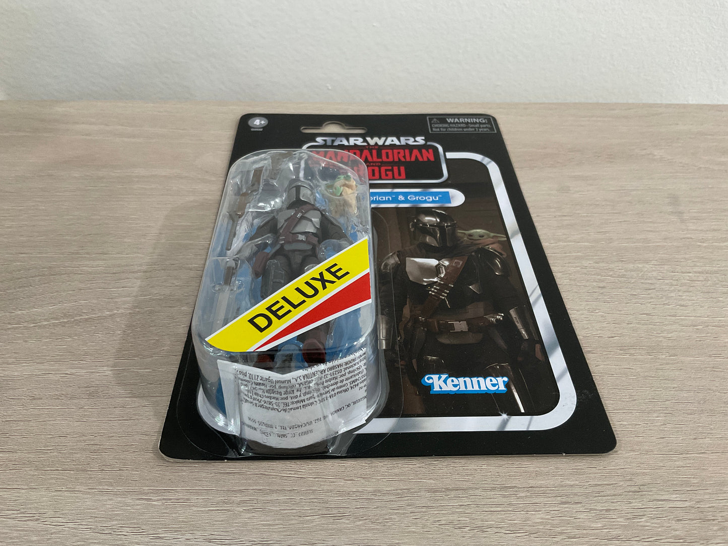 Star Wars The Vintage Collection The Mandalorian & Grogu Deluxe 3.75-Inch Action Figure Substandard Card