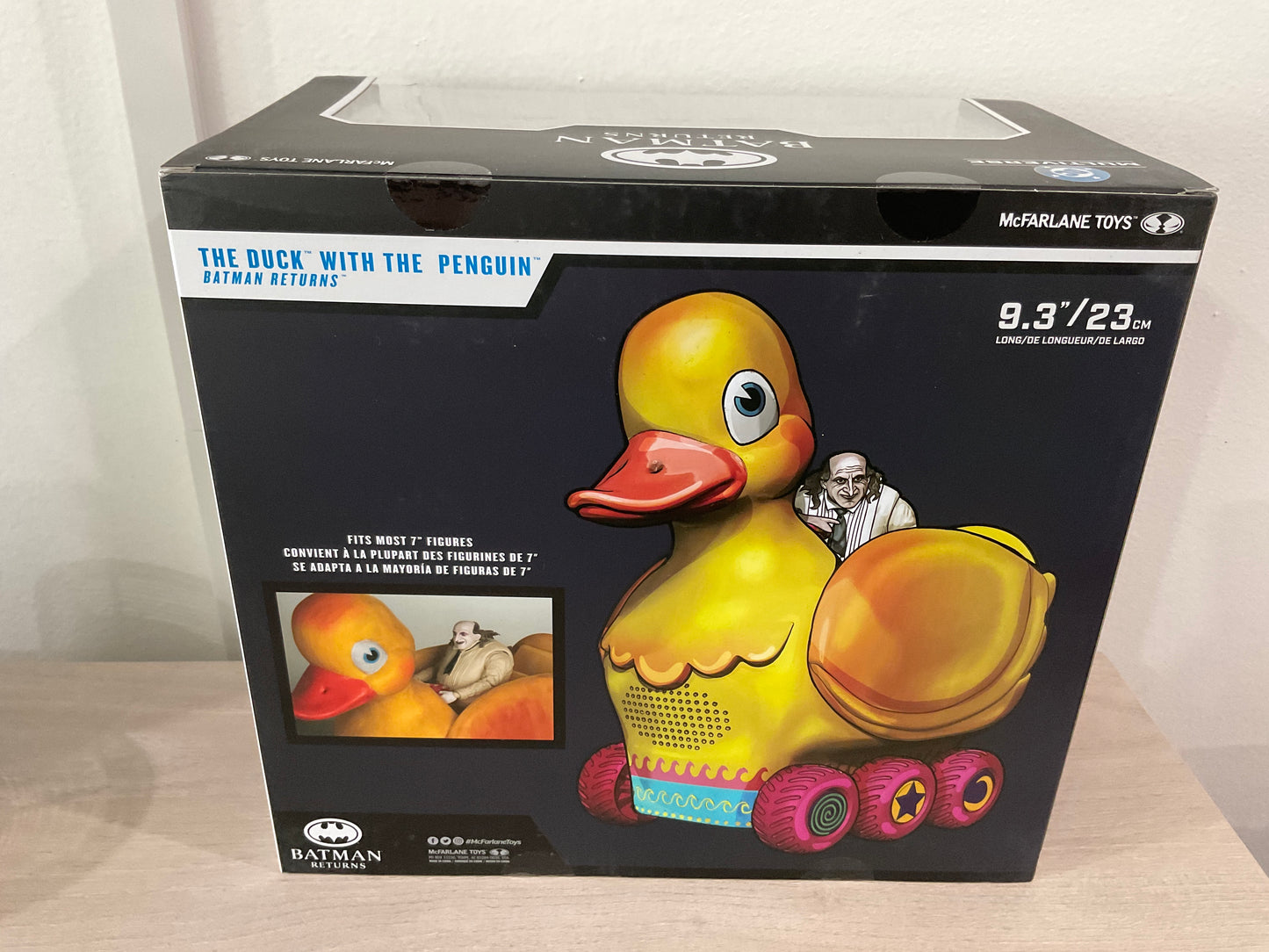 McFarlane Toys DC Multiverse Vehicles Batman Returns: The Duck with Penguin 7-Inch Figure Set (Substandard 1)