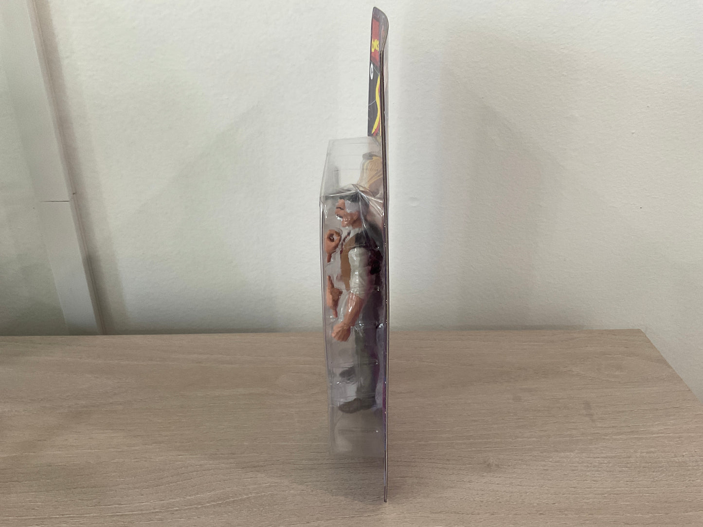 Marvel Legends Retro Collection J. Jonah Jameson 6-Inch Figure (Damaged Package 1) - Reissue