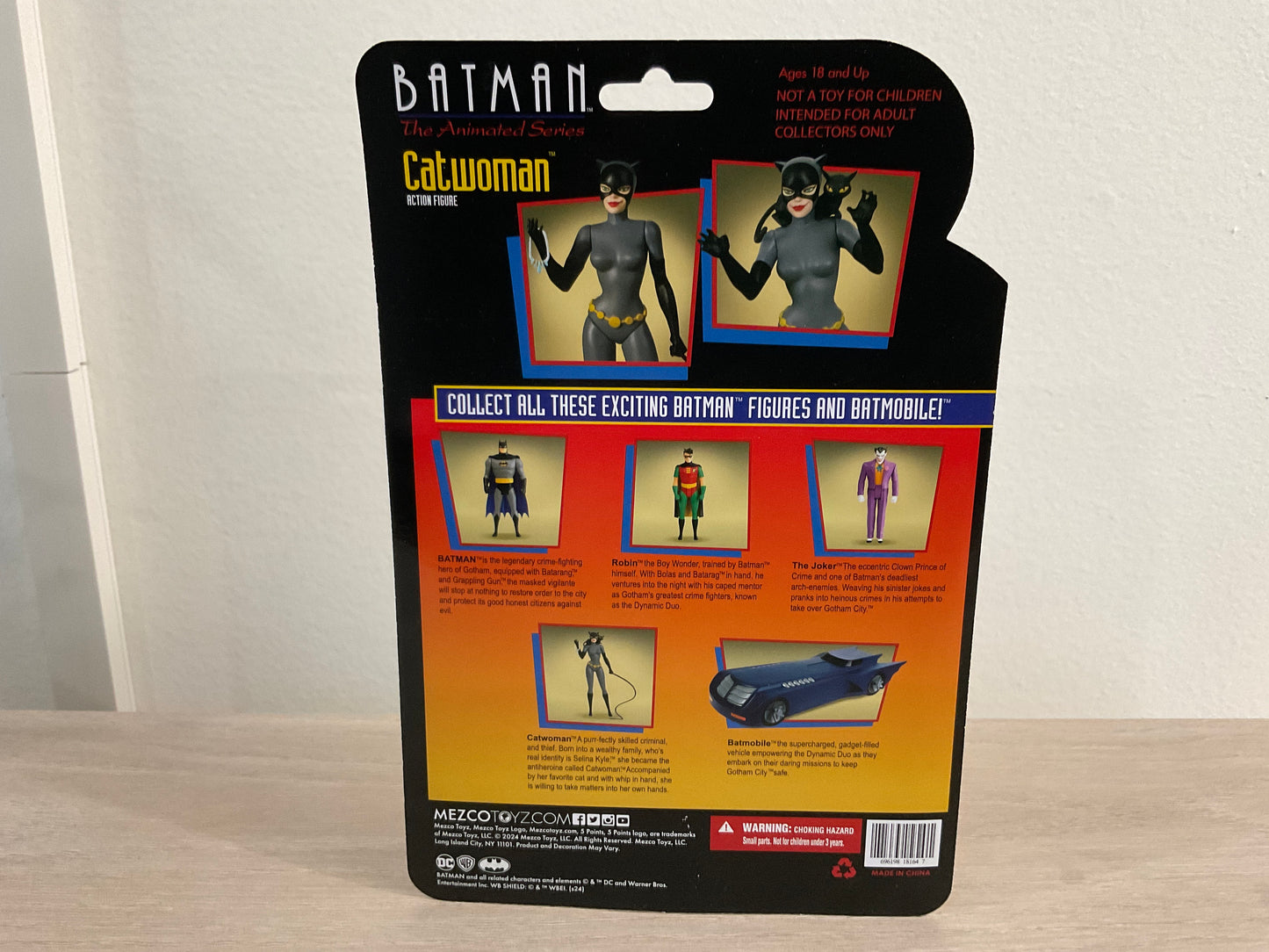 Mezco 5 Points Catwoman Batman: The Animated Series 3.75-Inch Action Figure