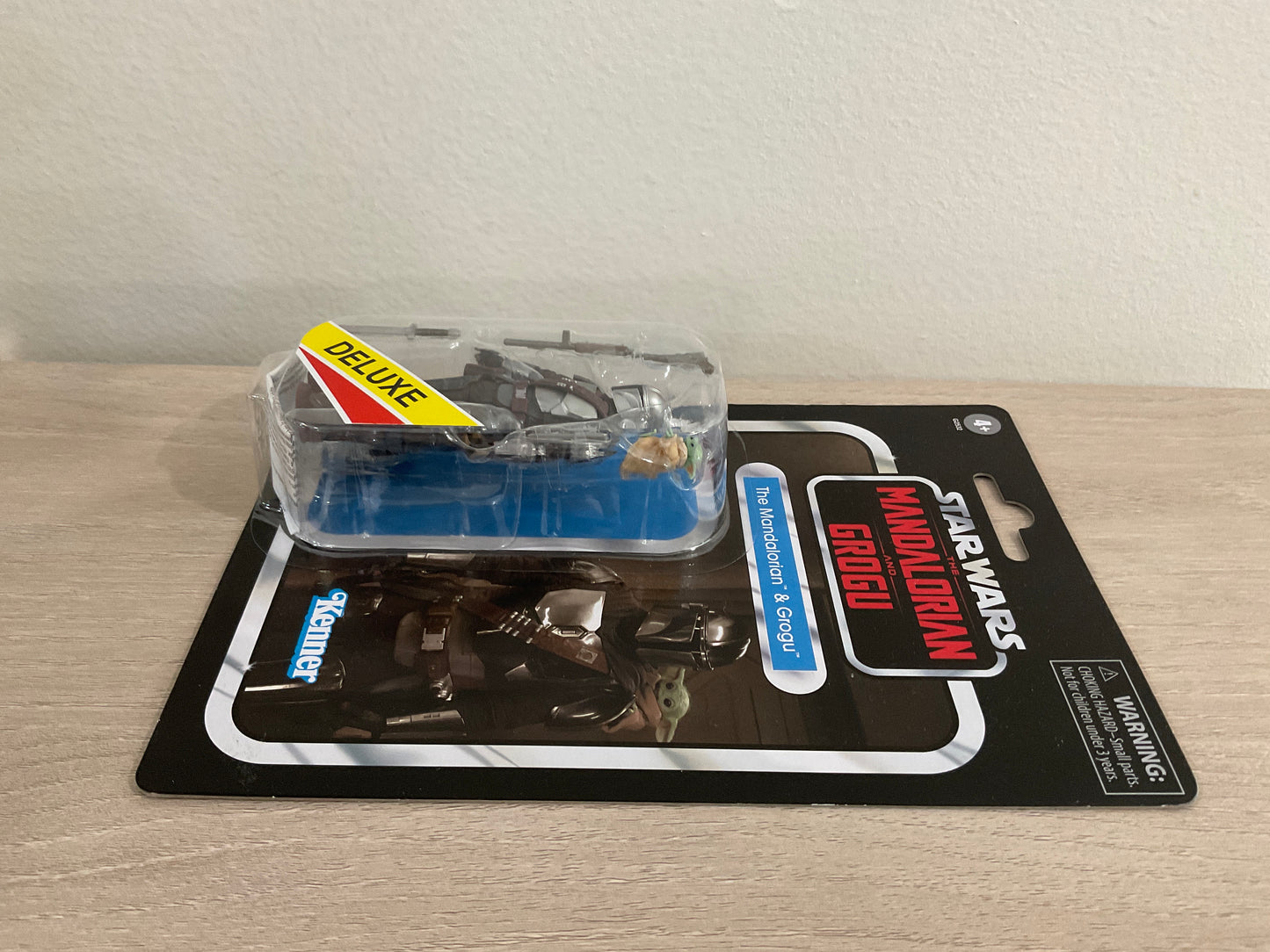 Star Wars The Vintage Collection The Mandalorian & Grogu Deluxe 3.75-Inch Action Figure Substandard Card
