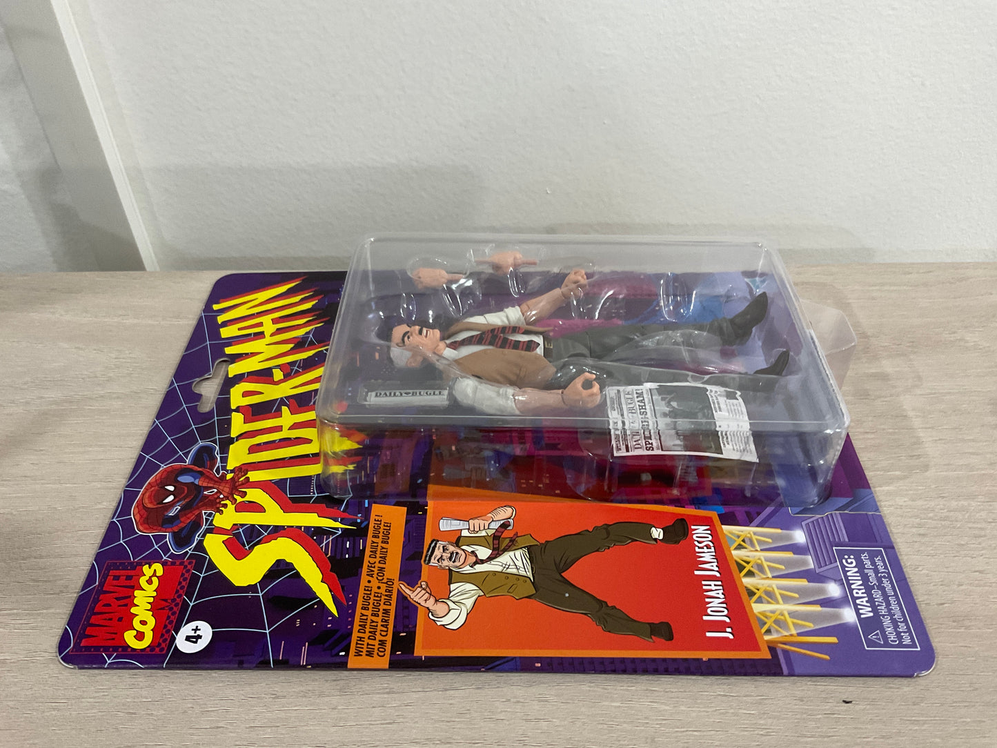Marvel Legends Retro Collection J. Jonah Jameson 6-Inch Figure (Damaged Package 3) - Reissue
