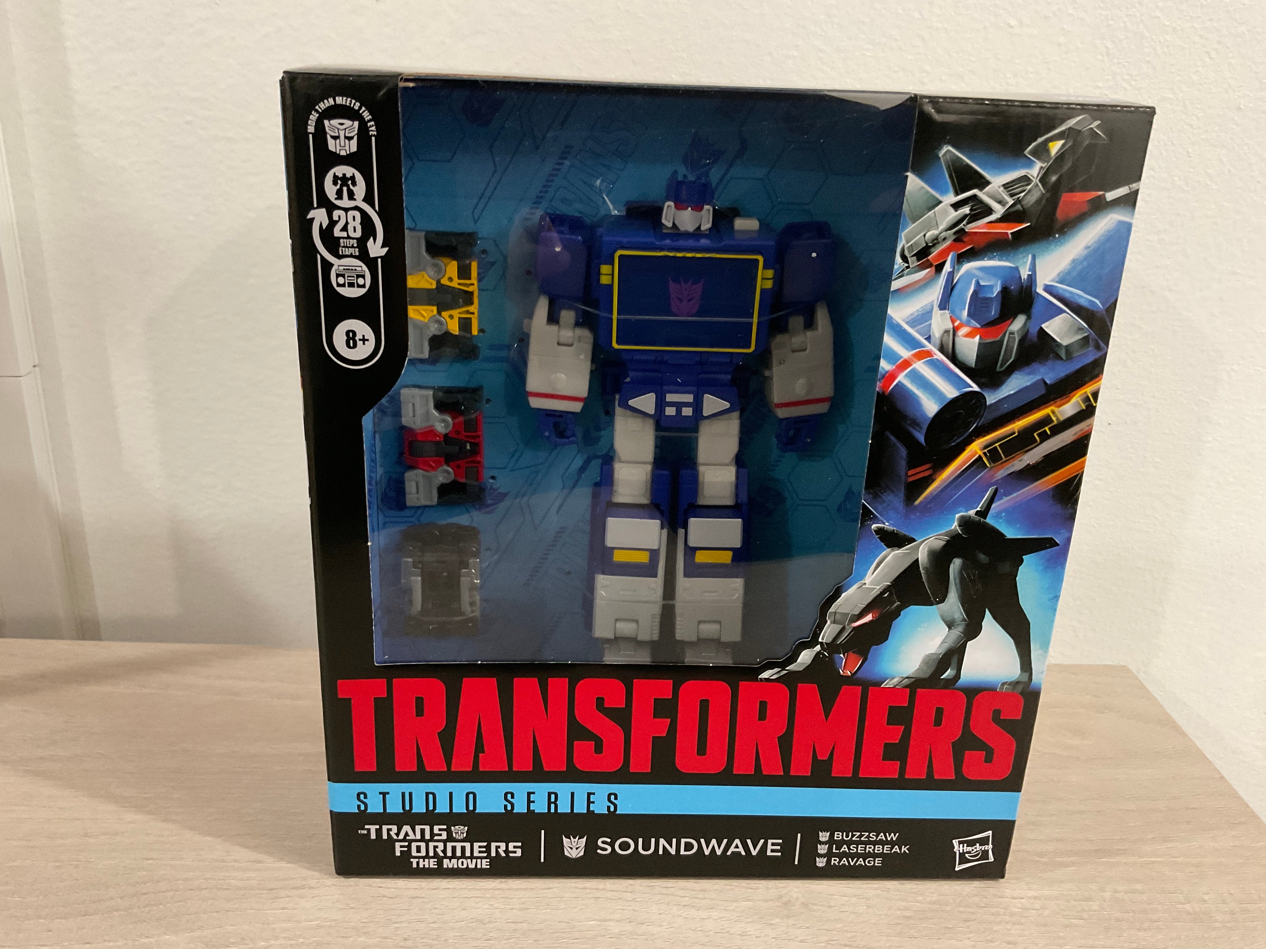 Transformers Studio Series 86 Soundwave Leader Class Figure