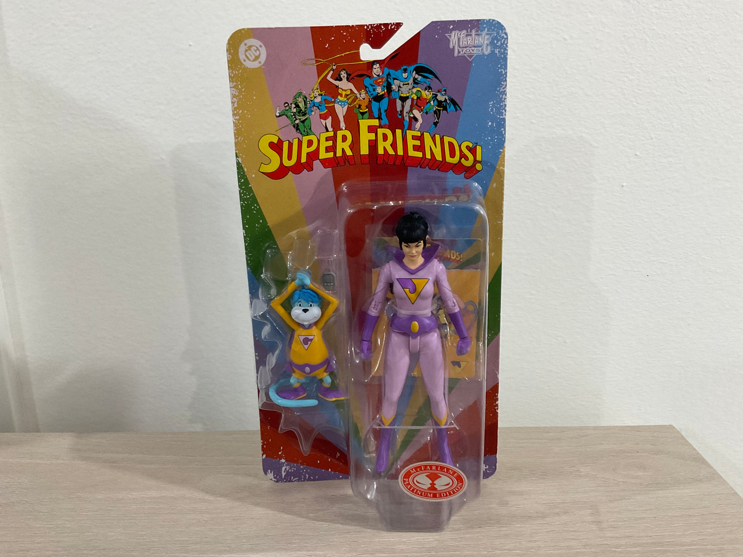 McFarlane DC Retro Super Friends Jayna & Gleek Red Platinum Edition - Substandard