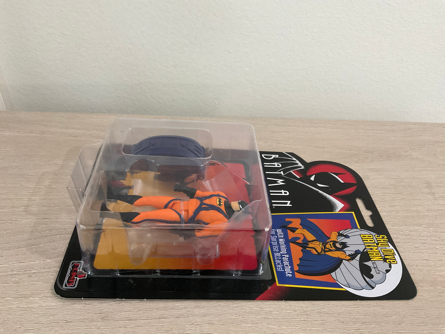 Mezco 5 Points Sky Dive Batman Batman: The Animated Series 3.75-Inch Figure