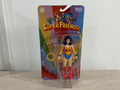 DC Retro Wave 16 Super Friends Wonder Woman 6-Inch Scale Action Figure