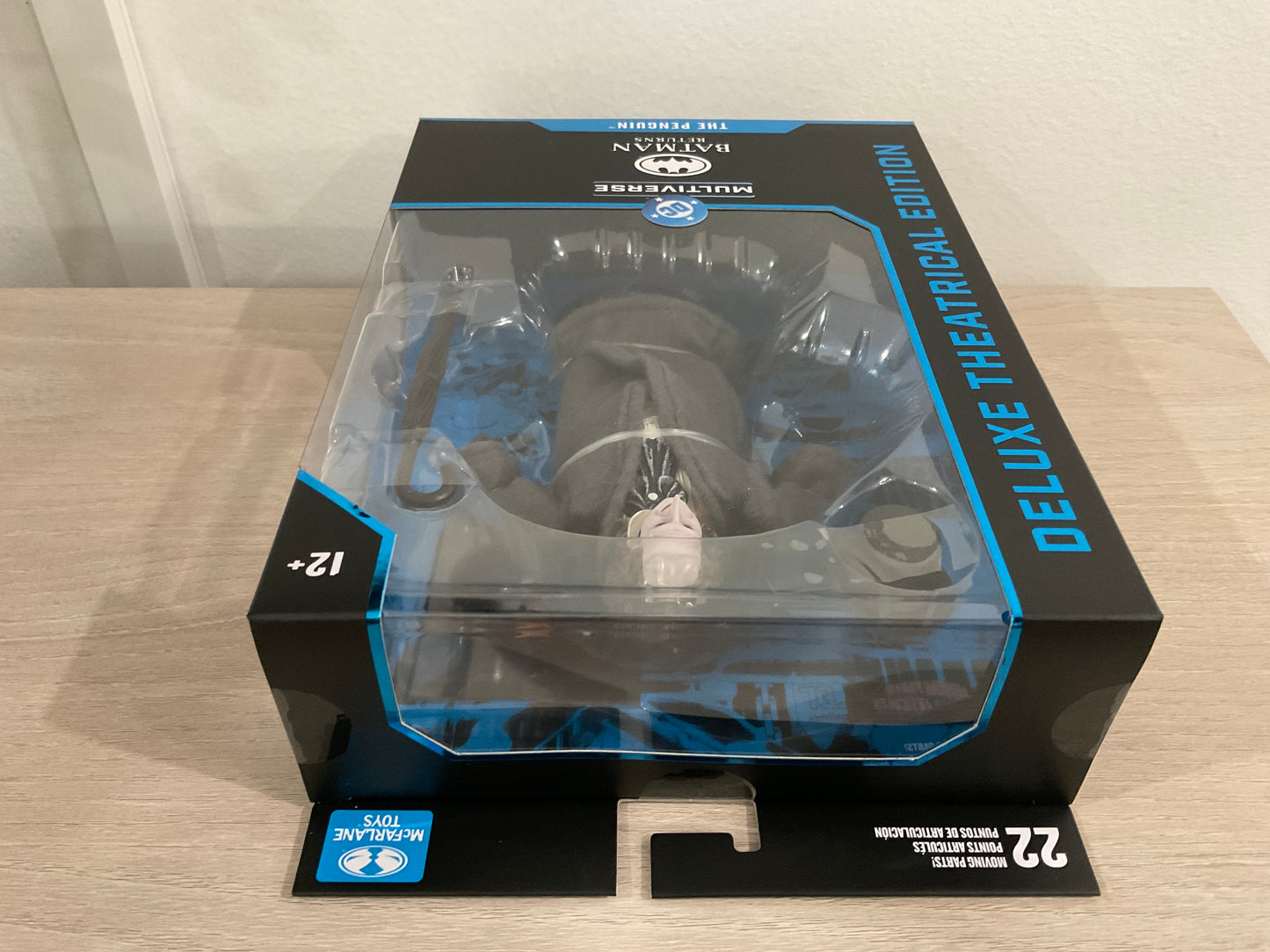 The Penguin (Batman Returns) Deluxe Theatrical Edition 7" Figure