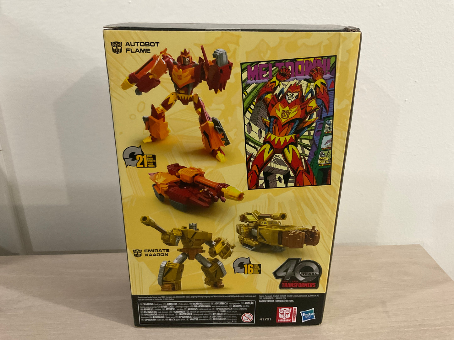 Transformers Generations 40th Anniversary Autobot Flame & Emirate Xaaron Comic Edition Exclusive Two-Pack (Substandard 1)