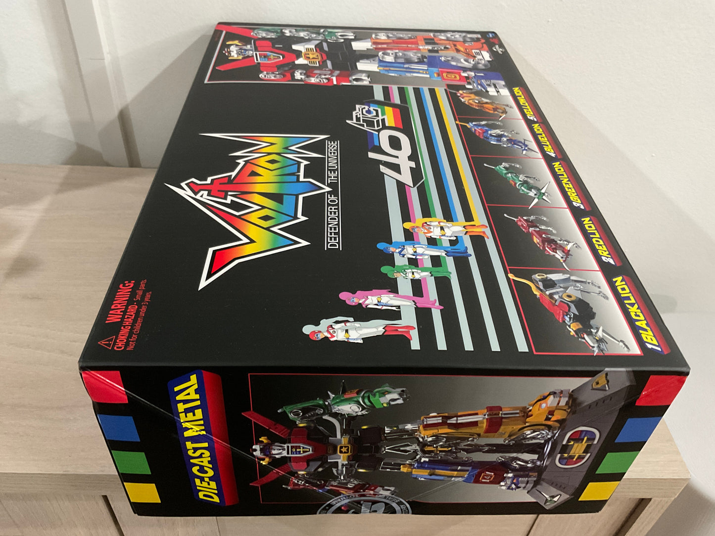 Toynami Voltron 40th Anniversary Gift Set Light-Up Sound Base Deluxe Collectible