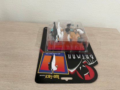 Mezco 5 Points Two-Face Batman: The Animated Series 3.75-Inch Action Figure