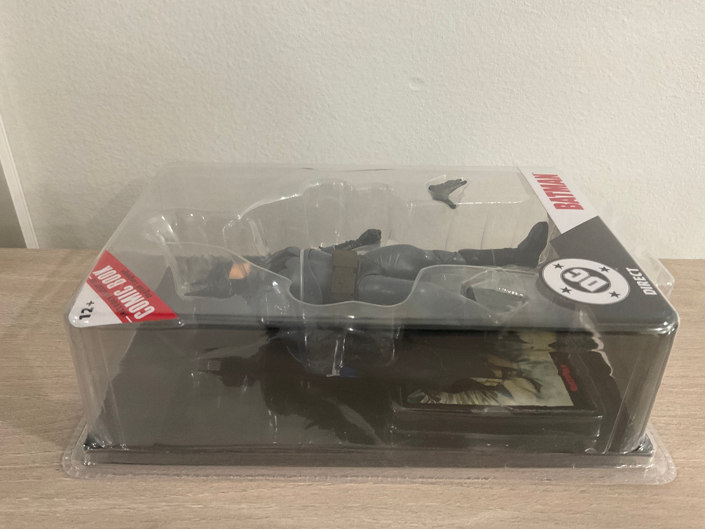 McFarlane Toys DC Direct Page Punchers Wave 13 Batman (Justice #1) 7-Inch Action Figure with Comic