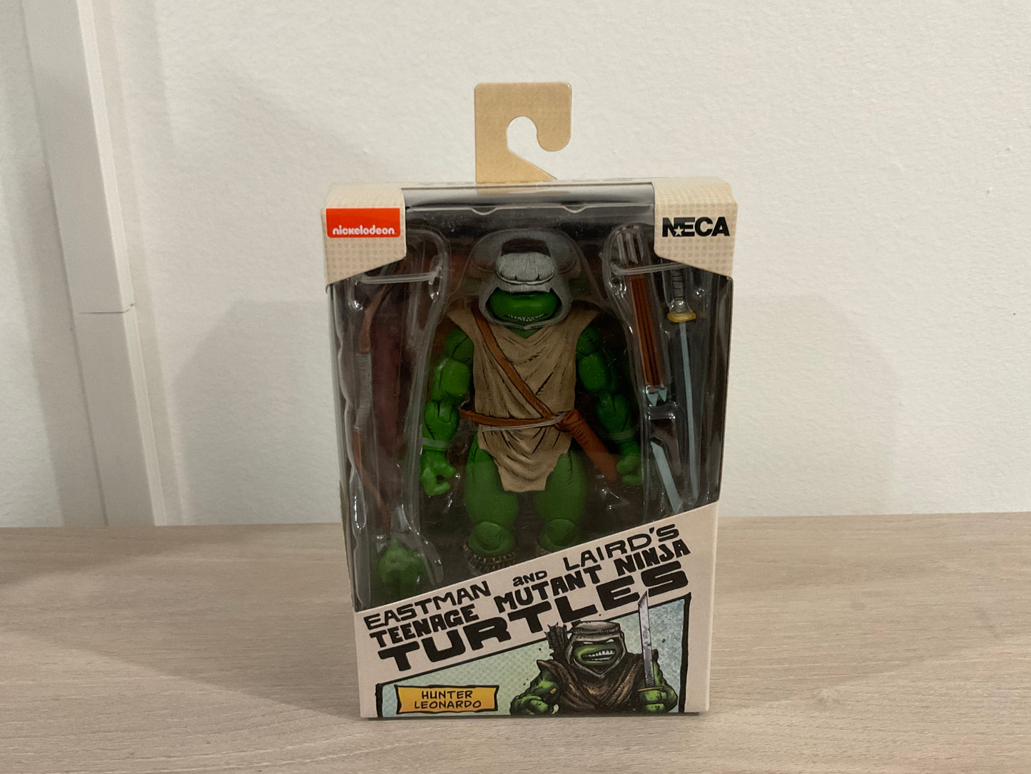 NECA Teenage Mutant Ninja Turtles Mirage Comics Hunter Leonardo 7-Inch Scale Action Figure