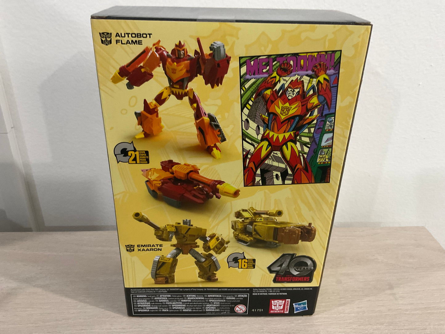 Transformers Generations 40th Anniversary Autobot Flame & Emirate Xaaron Comic Edition Exclusive Two-Pack (Substandard 3)