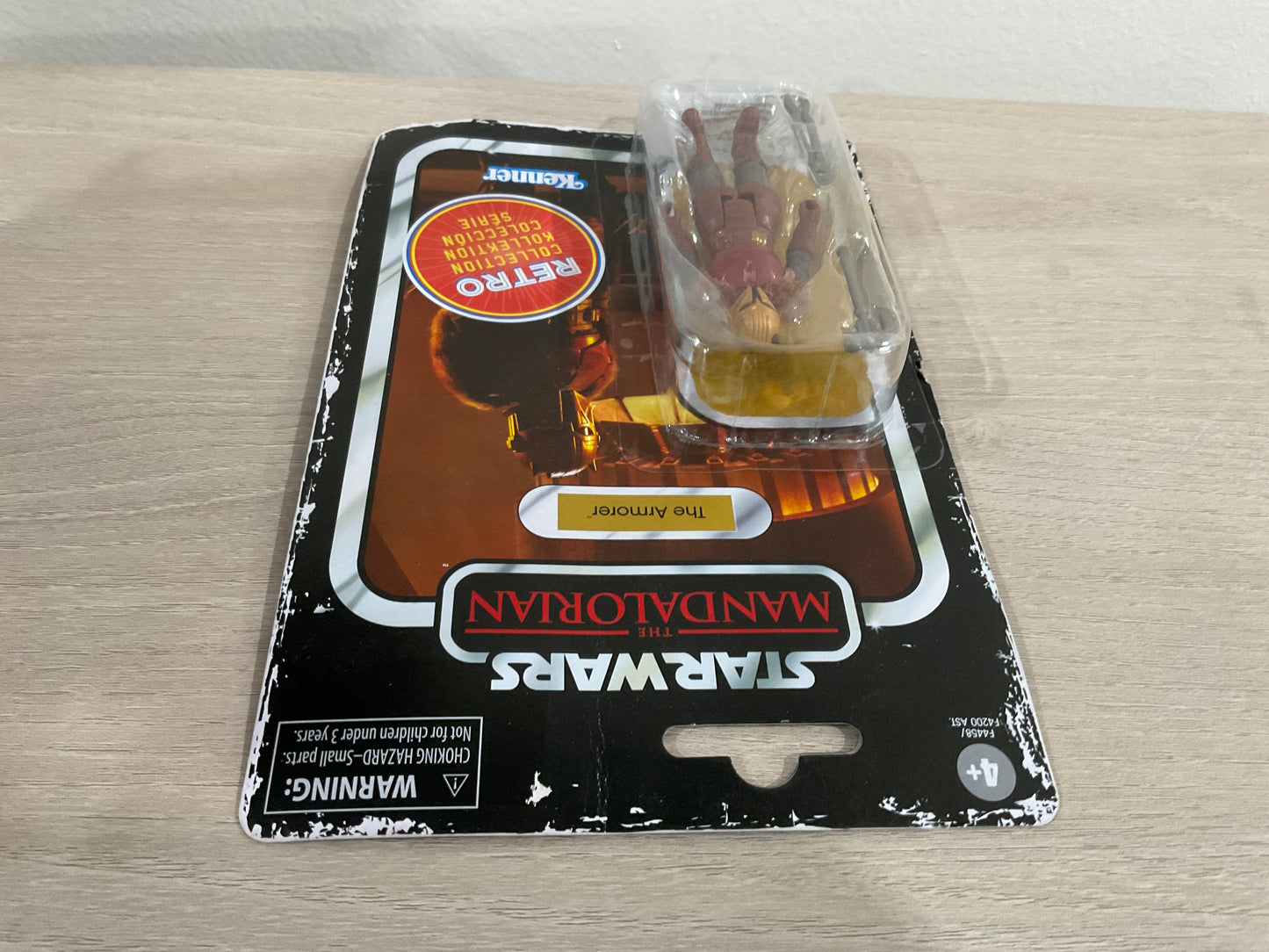 Star Wars Retro Collection – The Armorer 3.75-Inch Action Figure Substandard