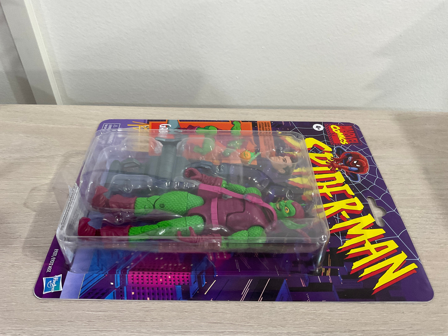 Spider-Man Retro Marvel Legends Green Goblin 6-Inch Action Figure (Reissue)