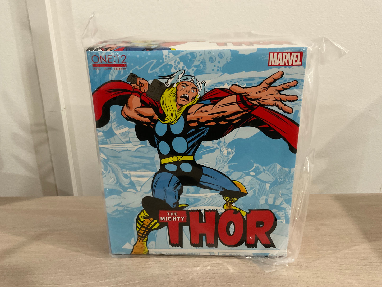 Mezco One:12 Collective Marvel The Mighty Thor Action Figure
