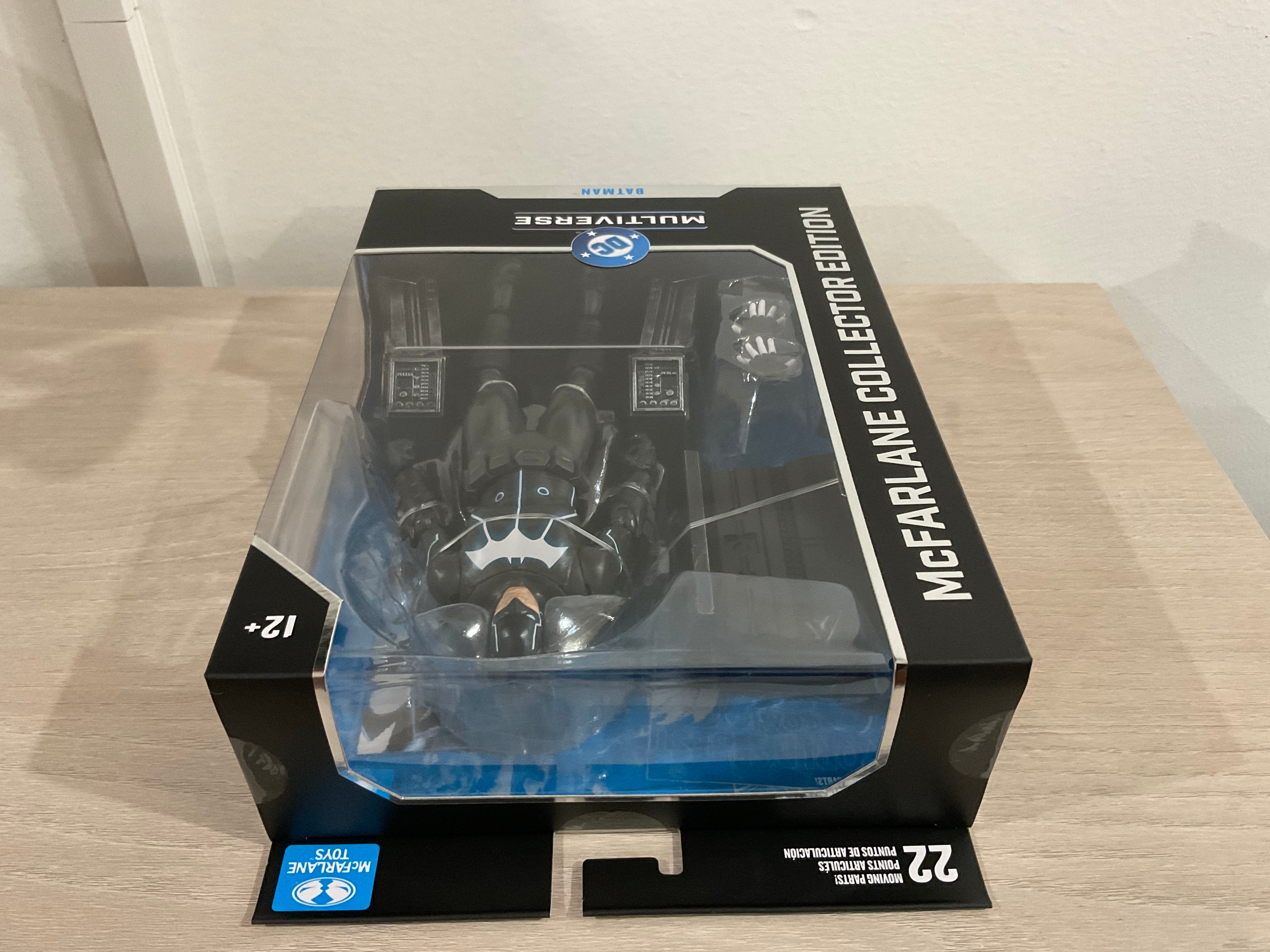 Batman Mobius Chair Darkseid War – McFarlane 7-Inch Collector