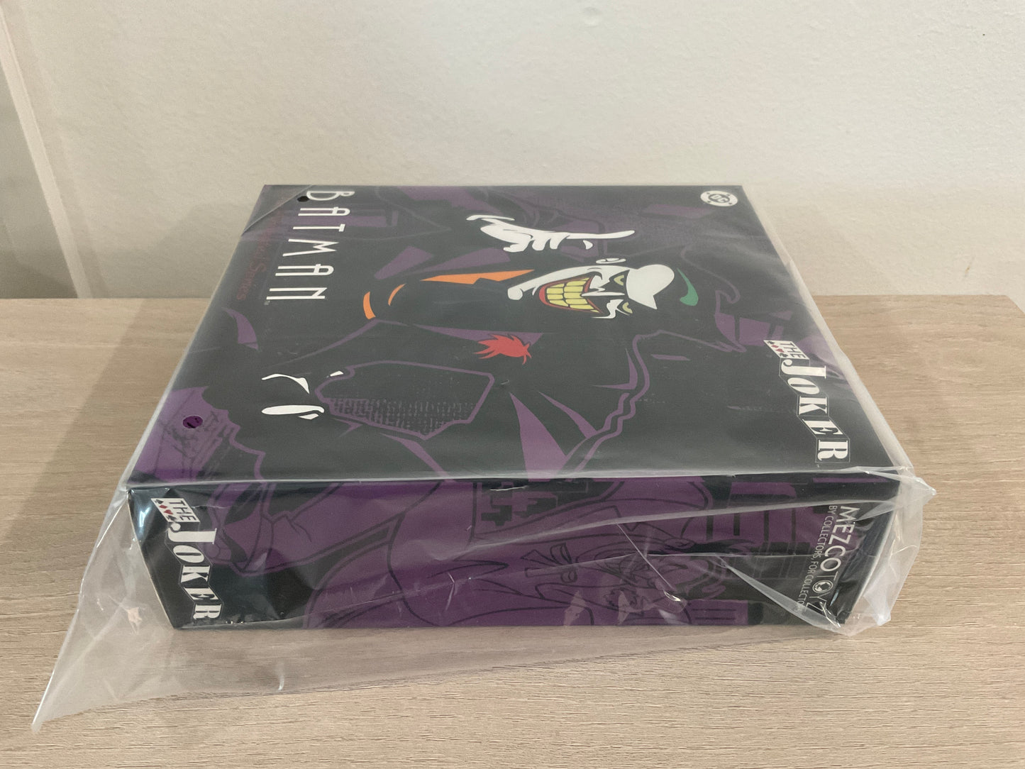 Mezco One:12 Collective Joker Animated Series 6-In Action Figure